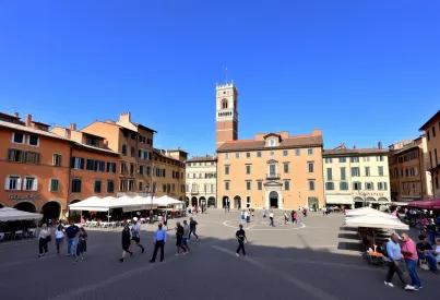 Piazza del Campo in Siena: Historische Architektur und lebendige Atmosphäre