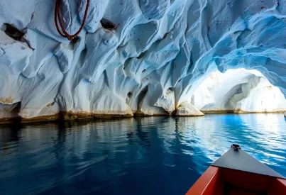 Die Große Blaue Grotte von Bisevo: Natürliche Schönheit durch Erosion und Lichtspiel