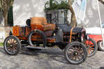 Ein Ford Model T steht in Colonia del Sacramento, Uruguay, und ist schr�g von vorn zu sehen.