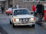 Ein Opel Kadett D 1.3 S aus dem Jahr 1981 steht bei der technischen Abnahme zur Rallye Monte Carlo Historique 2025 in Bad Homburg.