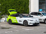 Ein Volkswagen ID.7 Tourer ist schr�g von vorn auf dem IAA Summit 2025 in M�nchen zu sehen. Die Aufnahme entstand am 8. September 2025.